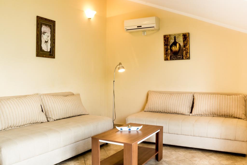 Apartmani Stanovcic Donji Morinj Ngoại thất bức ảnh