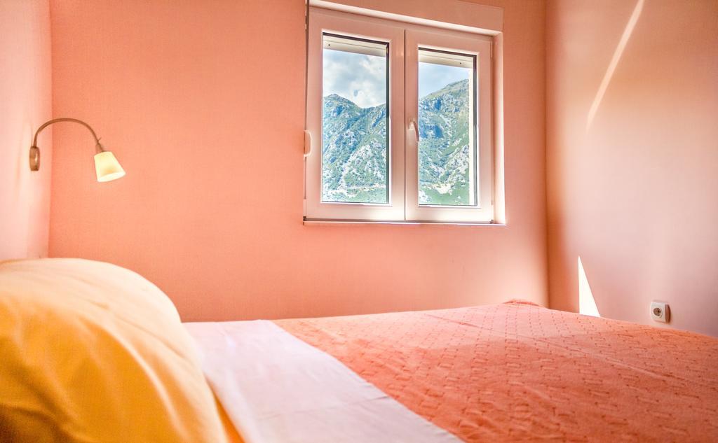 Apartmani Stanovcic Donji Morinj Ngoại thất bức ảnh